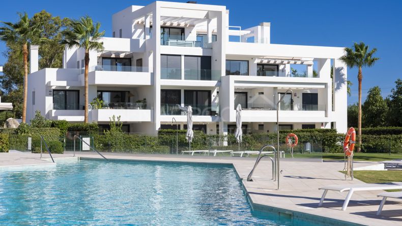 Duplex penthouse in Las Terrazas de Atalaya, Estepona