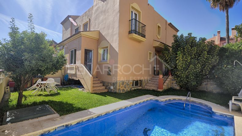 Semi-detached family house in Bellavista, Marbella East