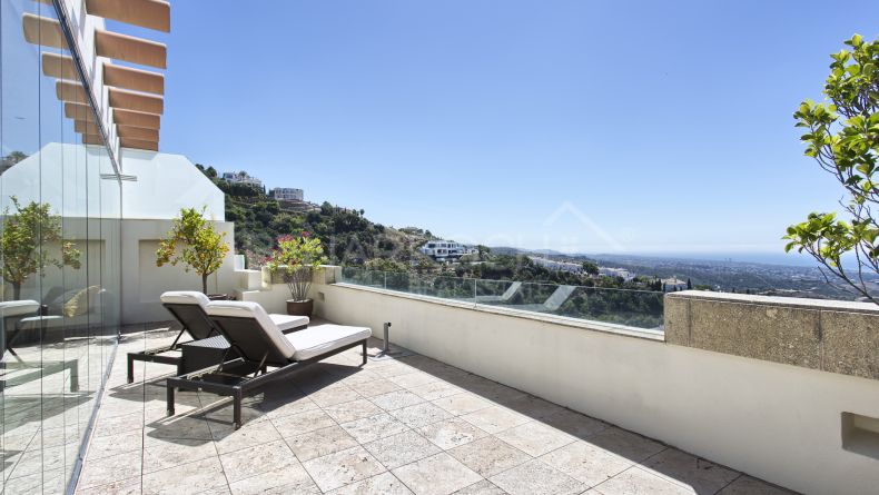 Marbella Este, Atico duplex en Los Monteros Hill Club