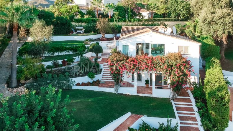 Villa in El Rosario, Marbella East