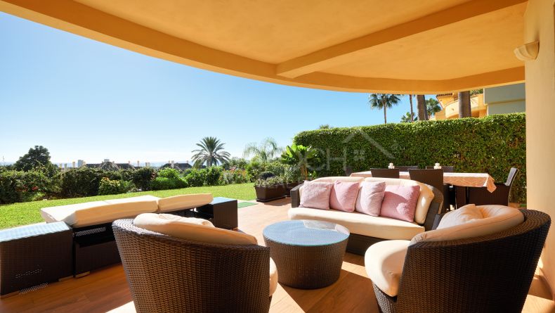 Ground floor apartment in Elviria Hills, Marbella East