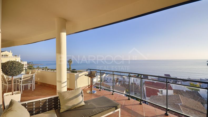 Penthouse with sea views in Cosmo Beach, New Golden Mile