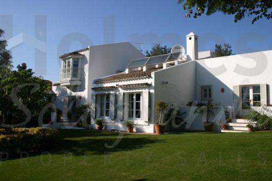 Villa for Sale in Valderrama Golf - Sotogrande Villa