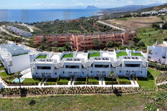 Modern style 3 bedroom townhouse with a corner location in the new complex of Golden View II with wonderful views.