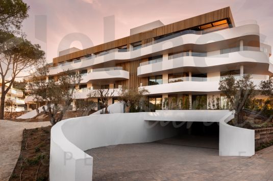 Stunning first floor 2 bedroom apartment in the second phase of the exclusive new complex of Village Verde.