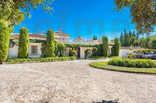 Fantastic villa located in one of the best areas of Sotogrande Alto and close to Valderrama golf course.