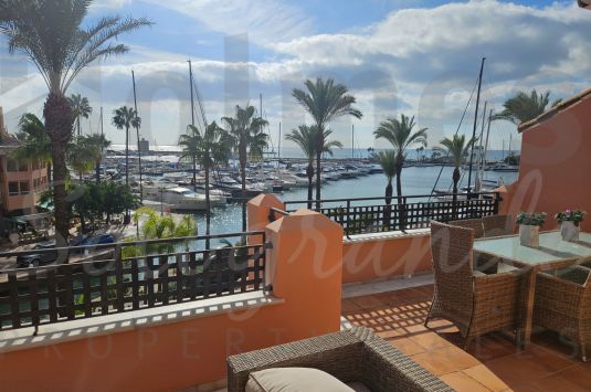 Ático en venta en Ribera del Obispo, Sotogrande