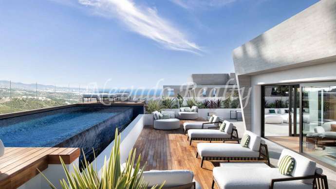 Penthouse on Marbella's Golden Mile for sale