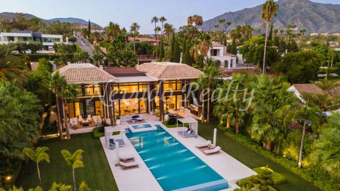 Villa en Nueva Andalucía junto al golf en venta