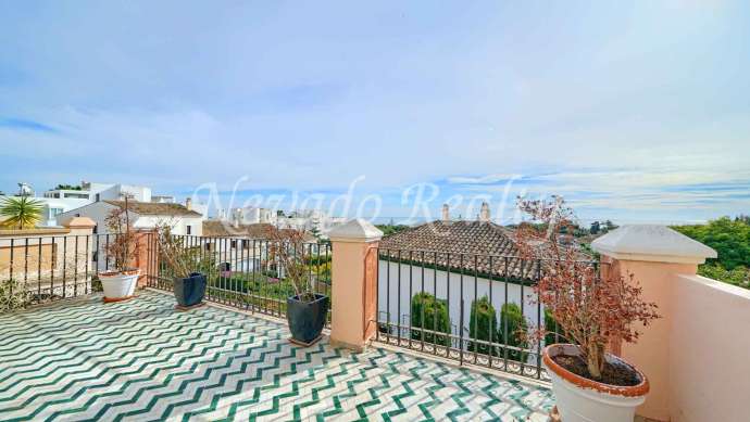 Villa on Marbella's Golden Mile with sea views for sale.