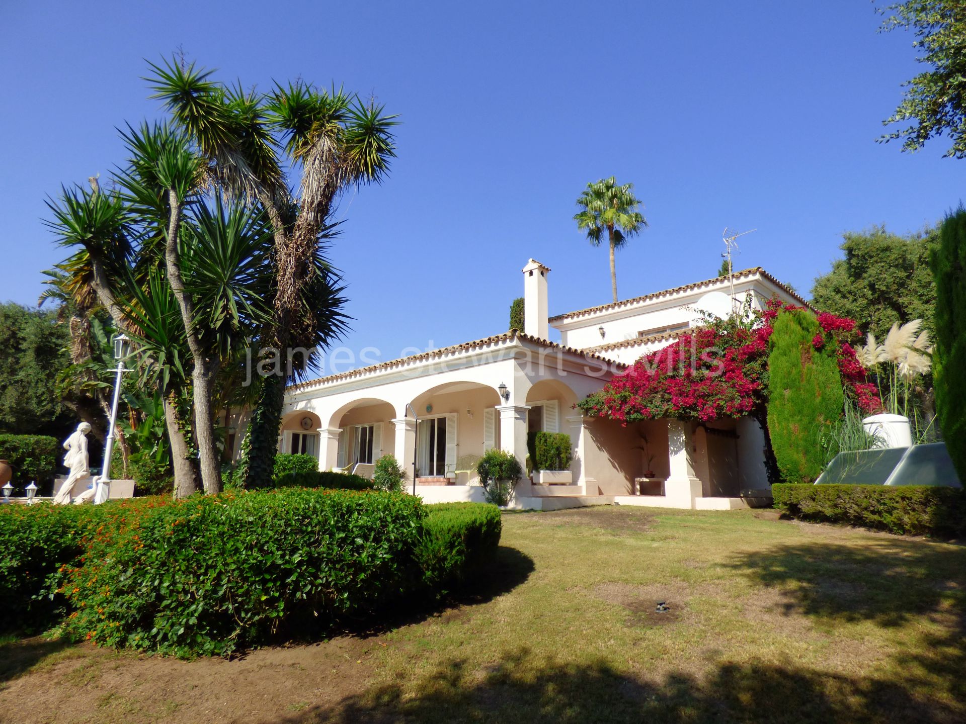 Immaculate and comfortable villa in Sotogrande Costa