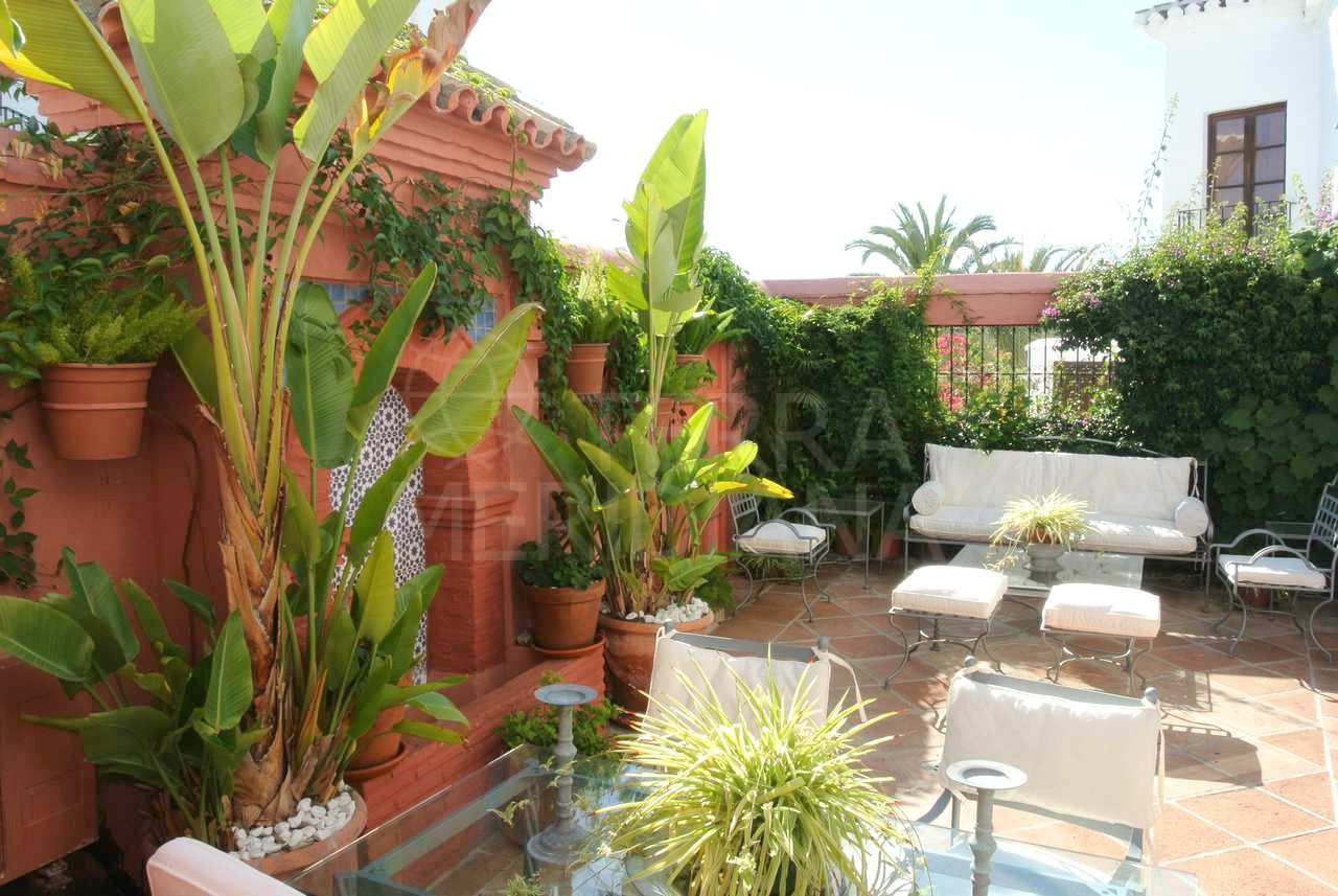 Таунхаус на продажу в Las Lomas del Marbella Club, Золотая Миля