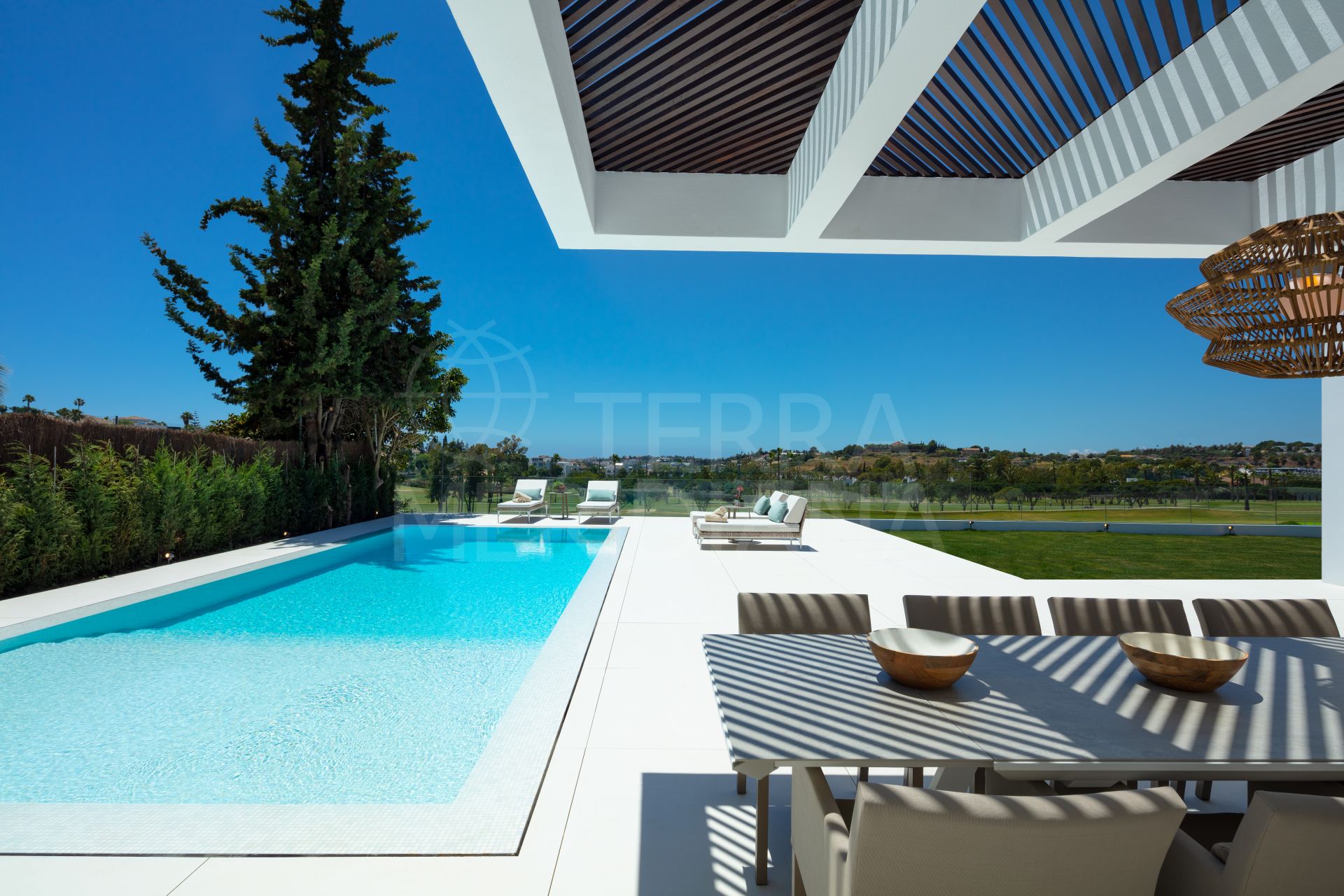 Вилла на продажу в Los Naranjos Golf, Новая Андалусия