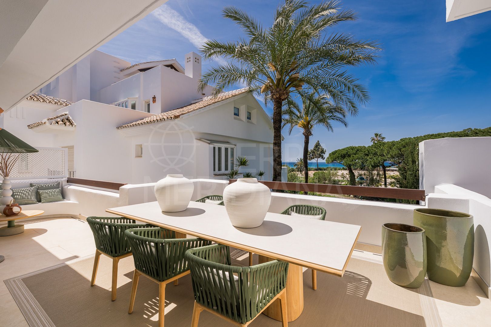 Appartement de luxe rénové dans la communauté exclusive de Palm Beach à Marbella