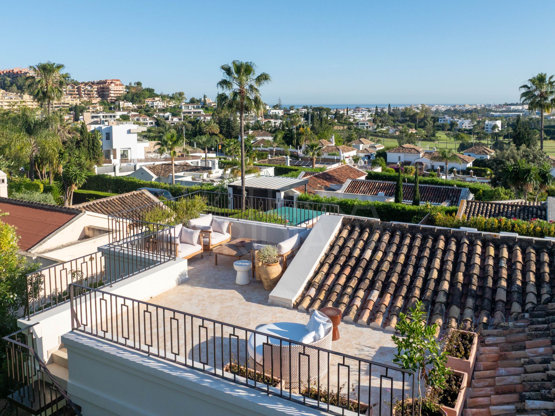 Villa méditerranéenne élégante avec vues panoramiques au cœur de Nueva Andalucía