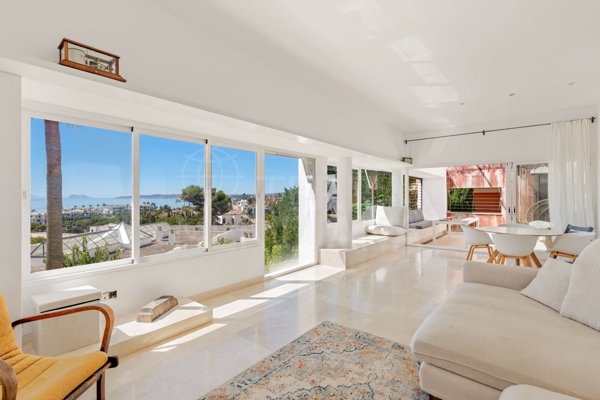 Современная вилла с видом на море в престижном районе Сегерс, всего в 300 метрах от пляжа