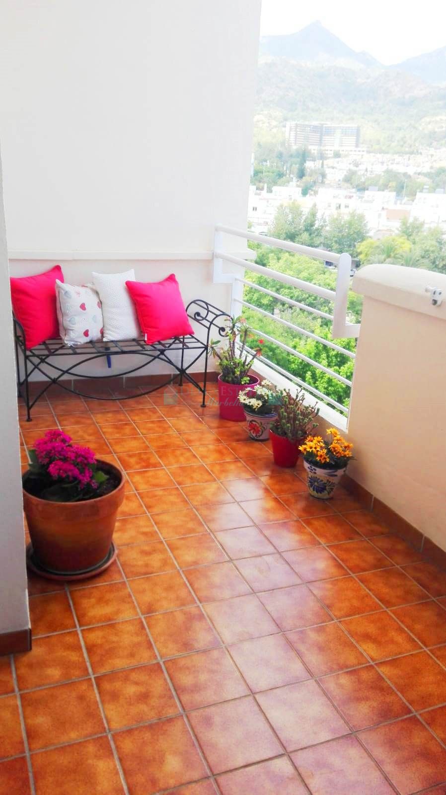 Apartment for rent in Miraflores, Marbella