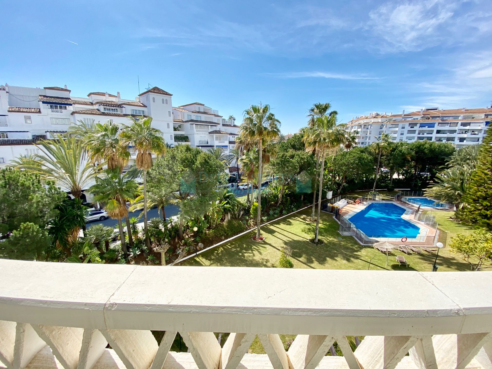 apartments for sale in marbella puerto banus