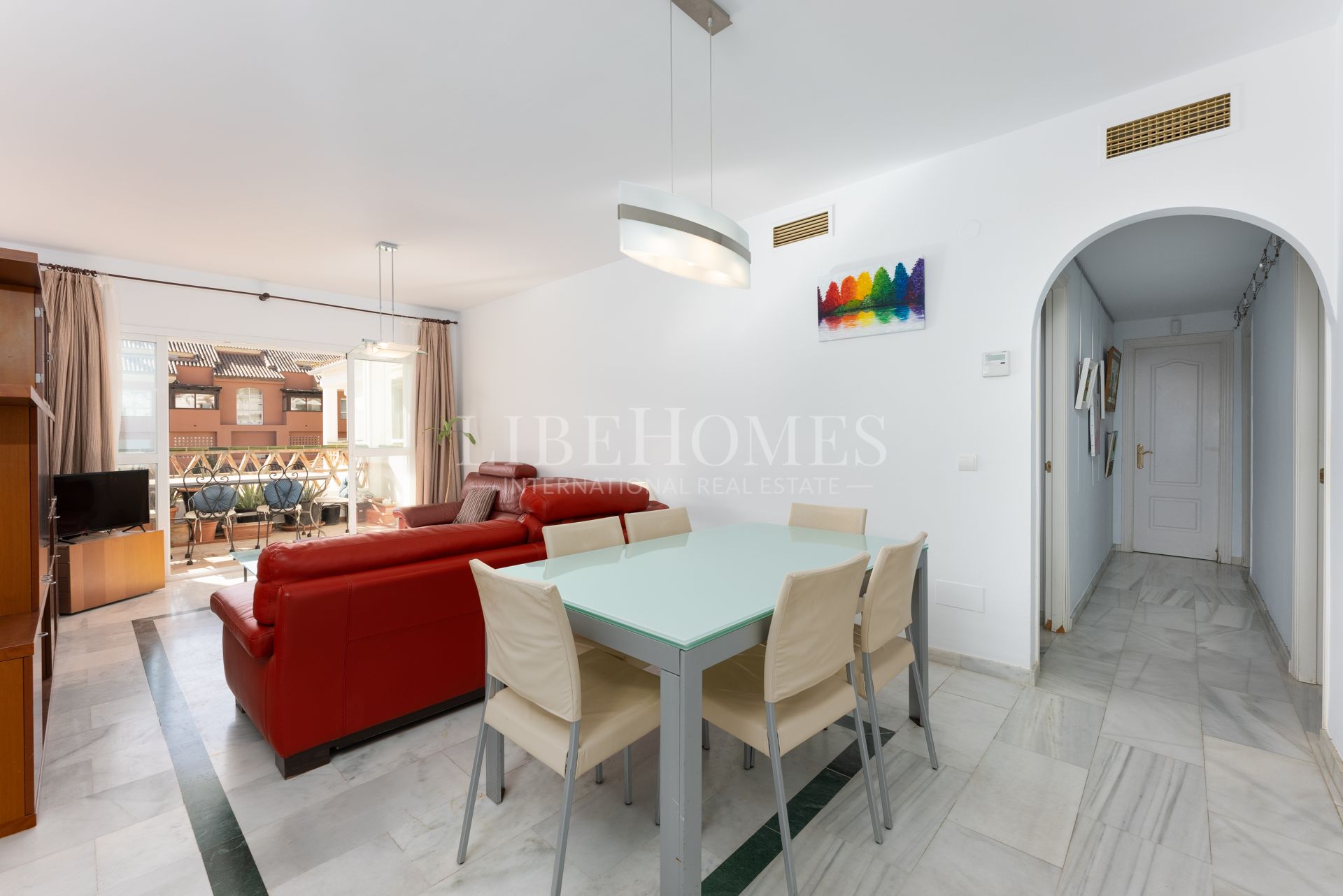 Sea side, south-oriented apartment, steps from the beach, Puerto Banus