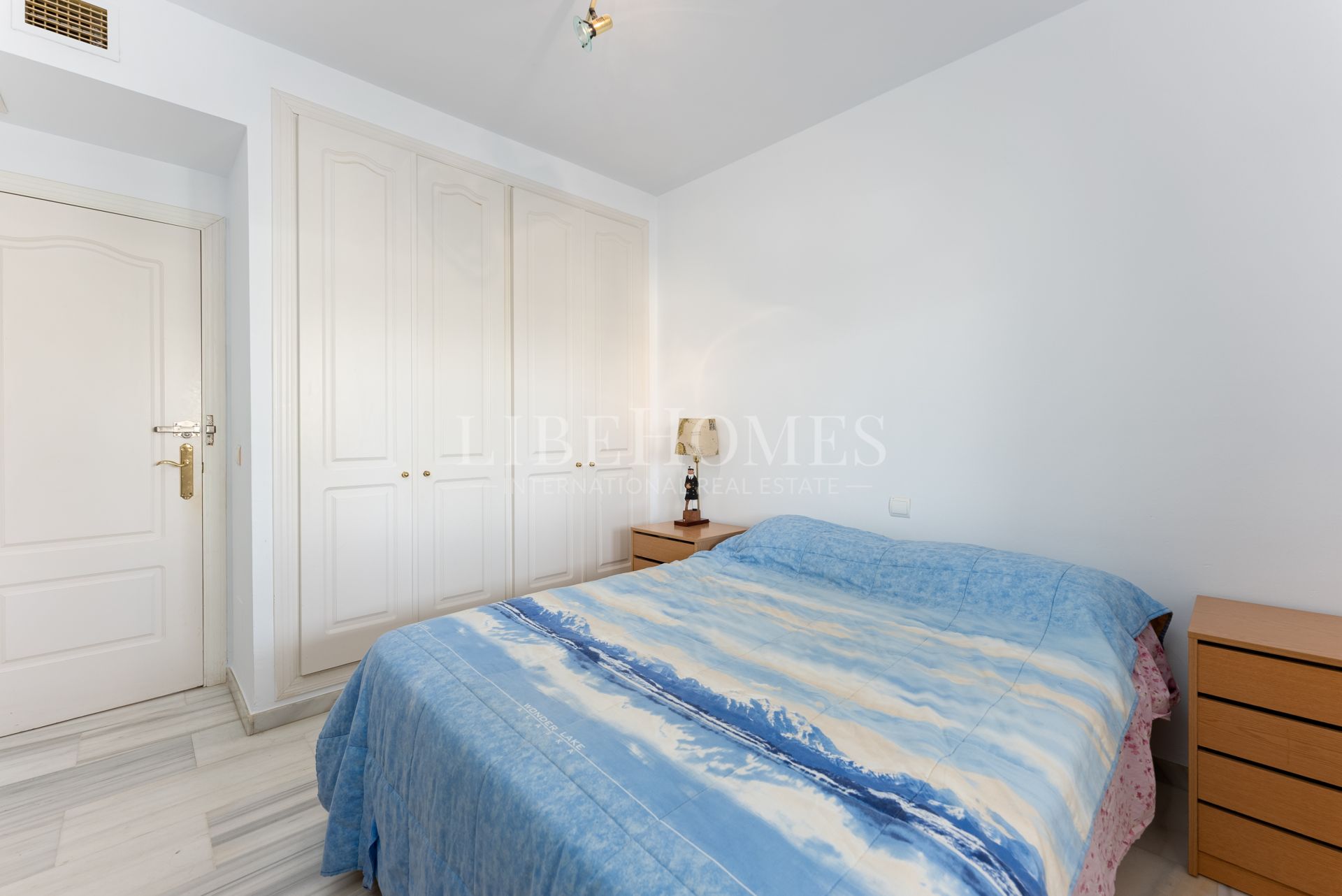 Sea side, south-oriented apartment, steps from the beach, Puerto Banus