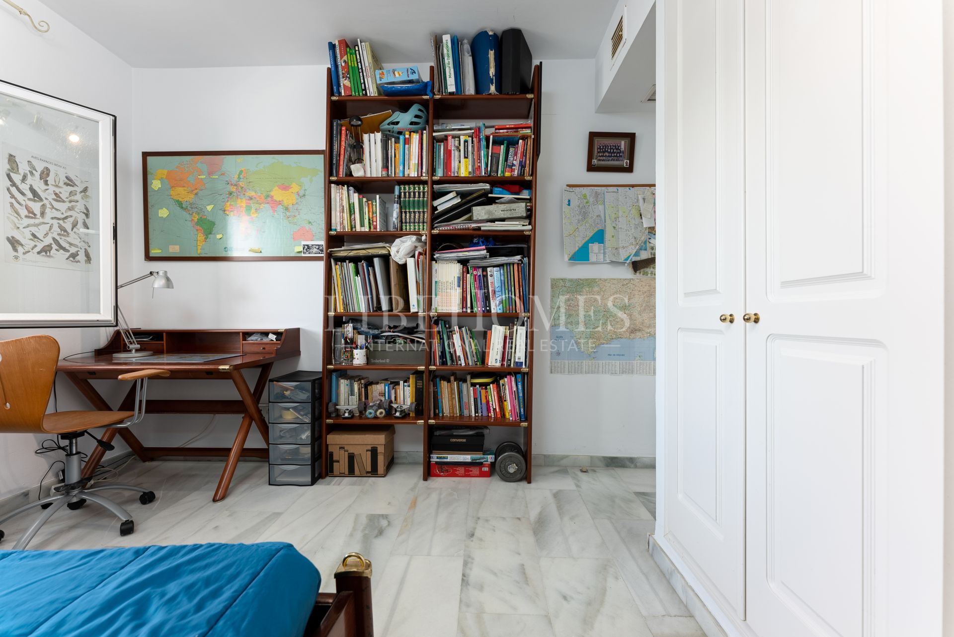 Sea side, south-oriented apartment, steps from the beach, Puerto Banus