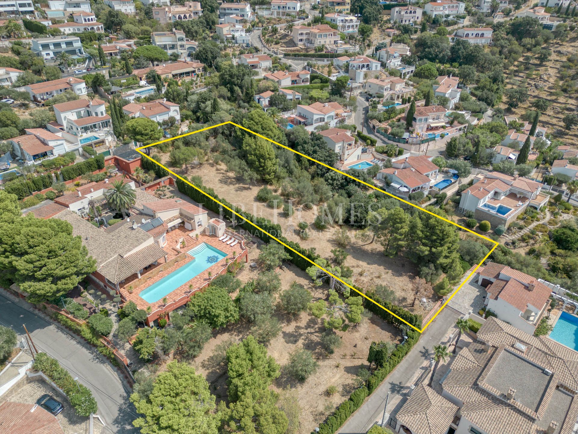 Plot with beautiful sea views, urban land, very close to Roses