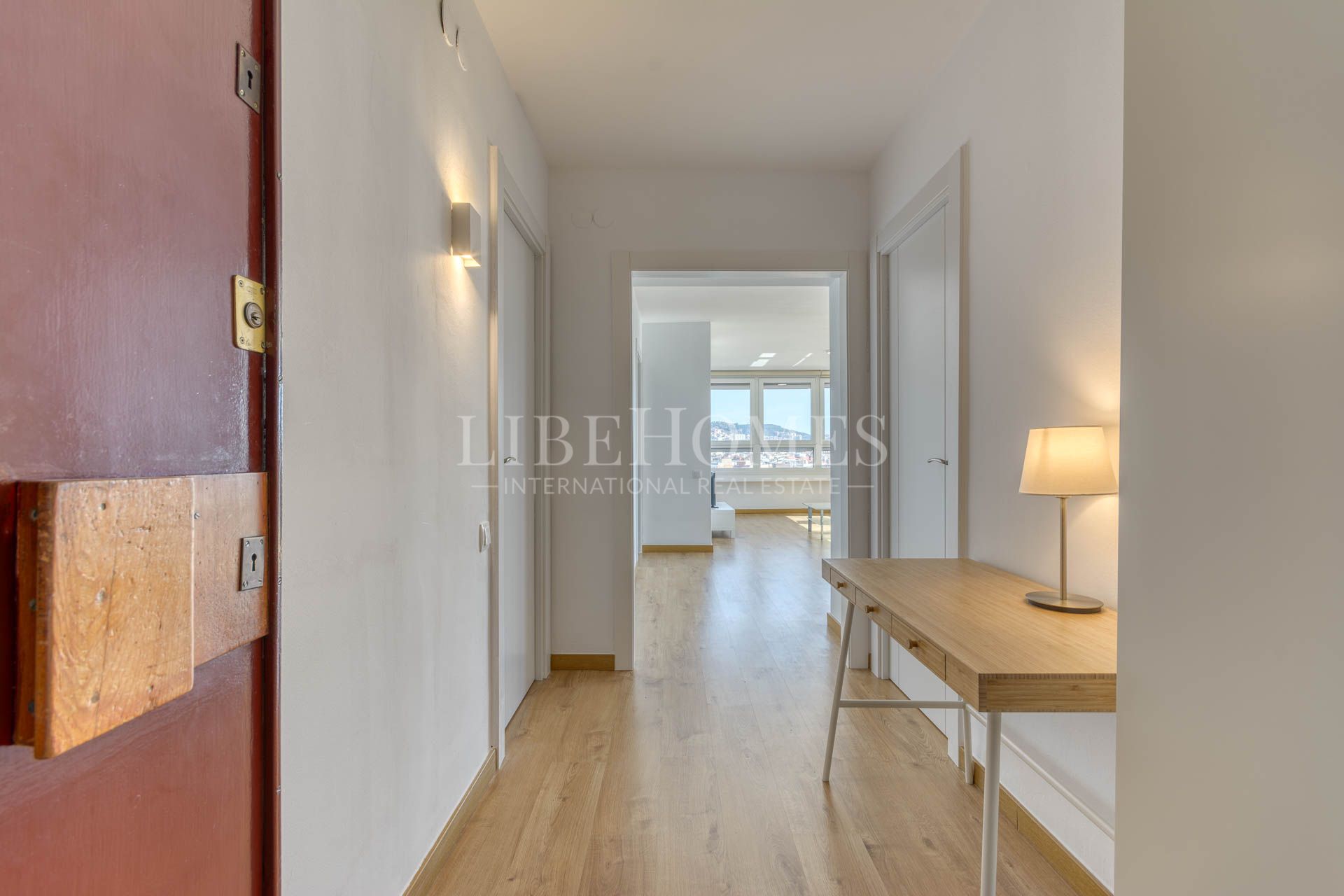 Apartment in Barcelona center, panoramic views of city and the sea