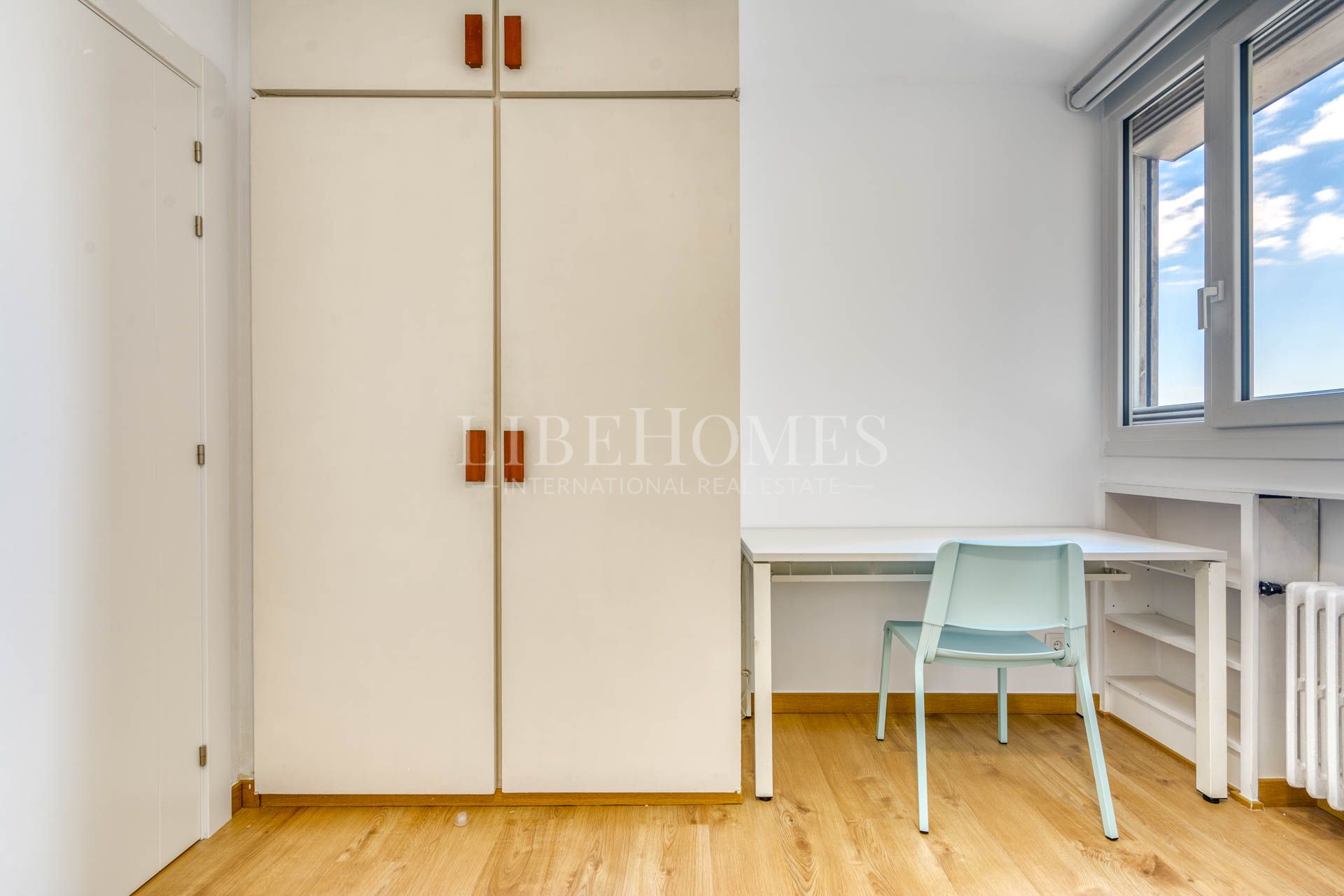 Apartment in Barcelona center, panoramic views of city and the sea