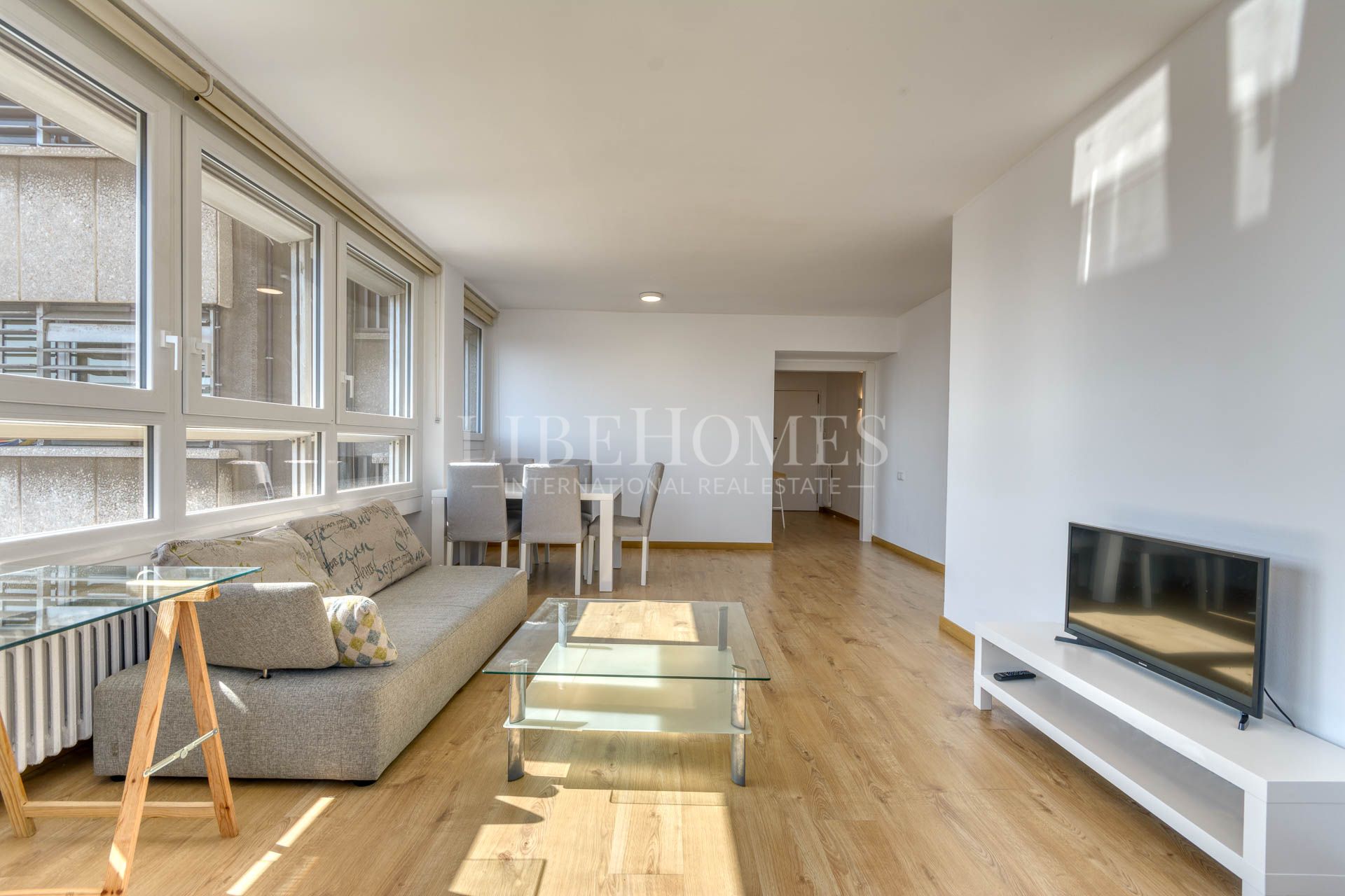 Apartment in Barcelona center, panoramic views of city and the sea