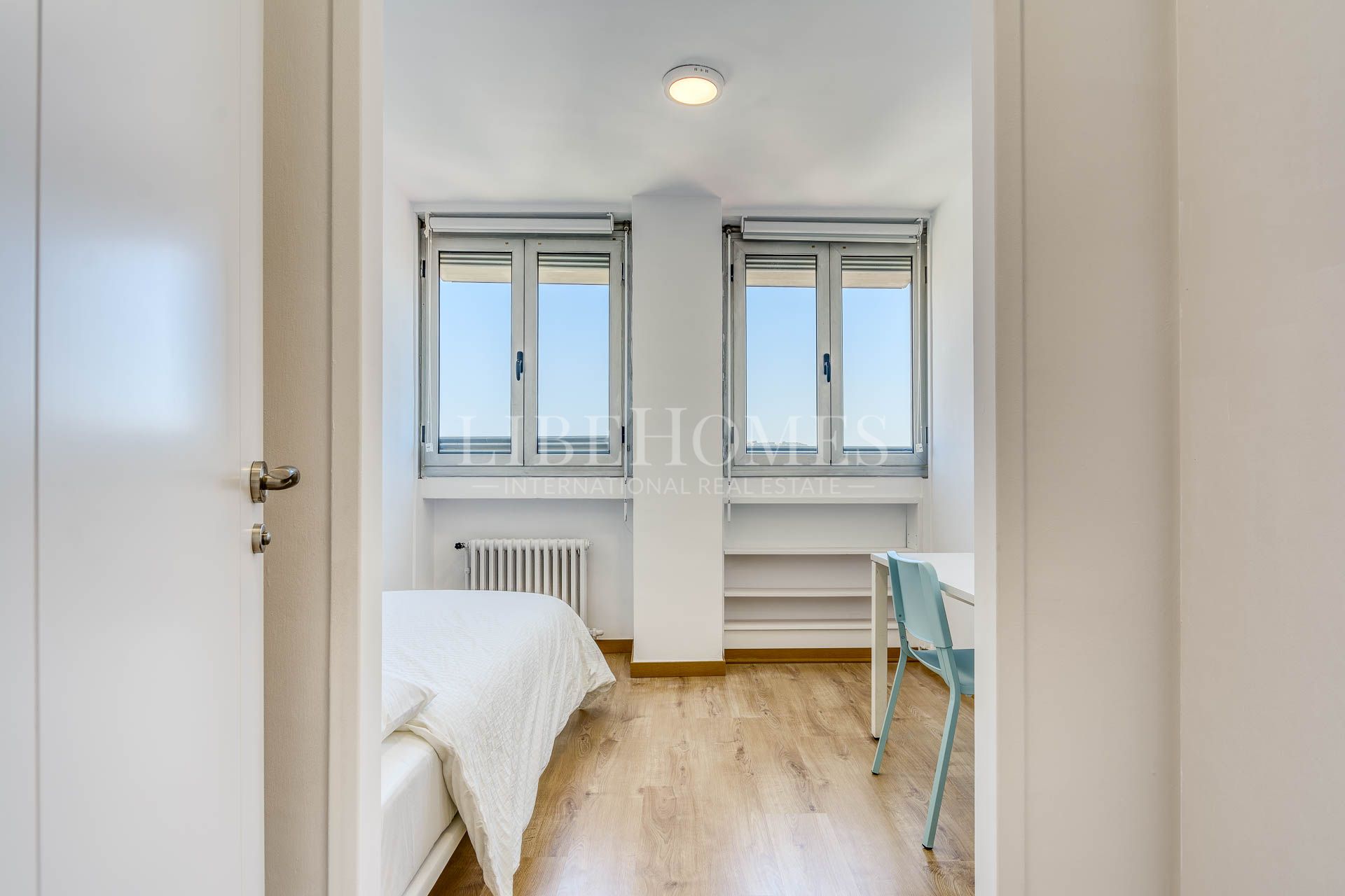 Apartment in Barcelona center, panoramic views of city and the sea