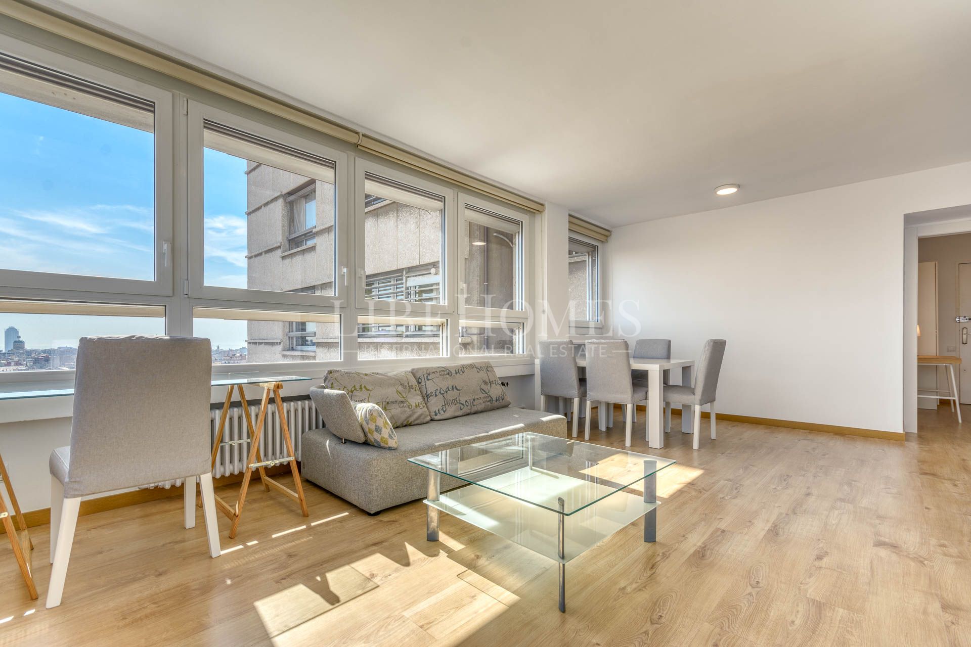 Apartment in Barcelona center, panoramic views of city and the sea