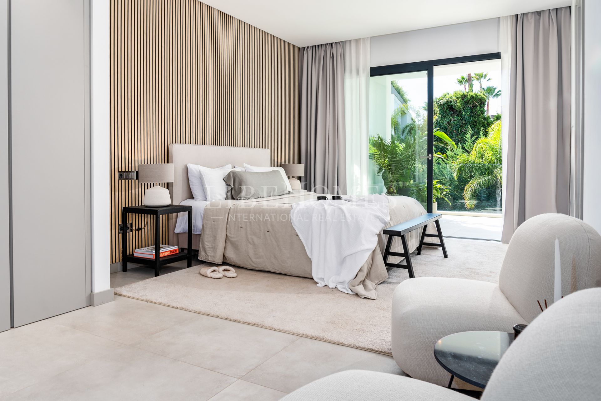 Villa moderna a un paseo de la zona de ocio de Puerto Banús, Marbella