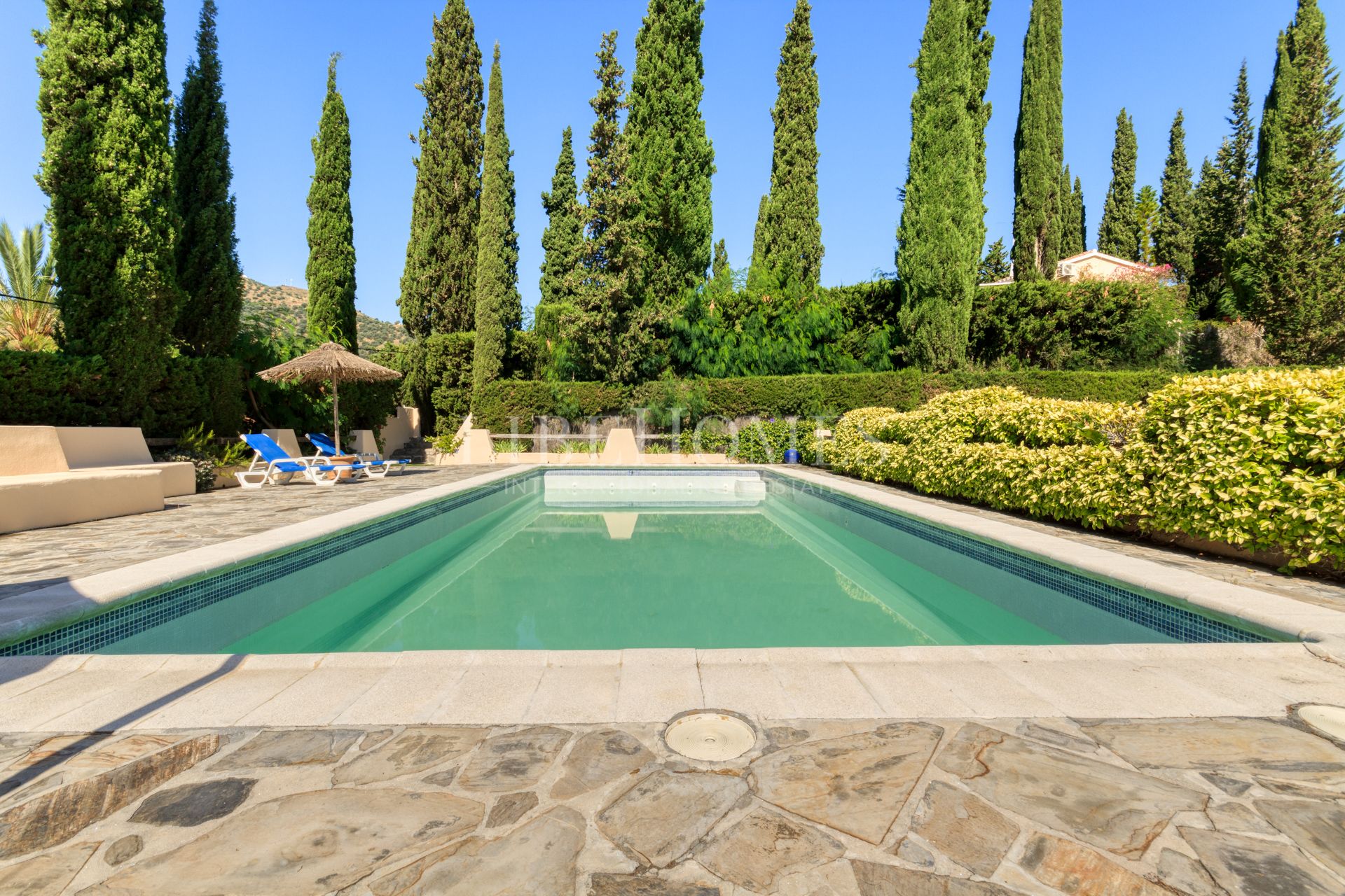 Finca for family use or perfect as a rural hotel in Frigiliana, Málaga