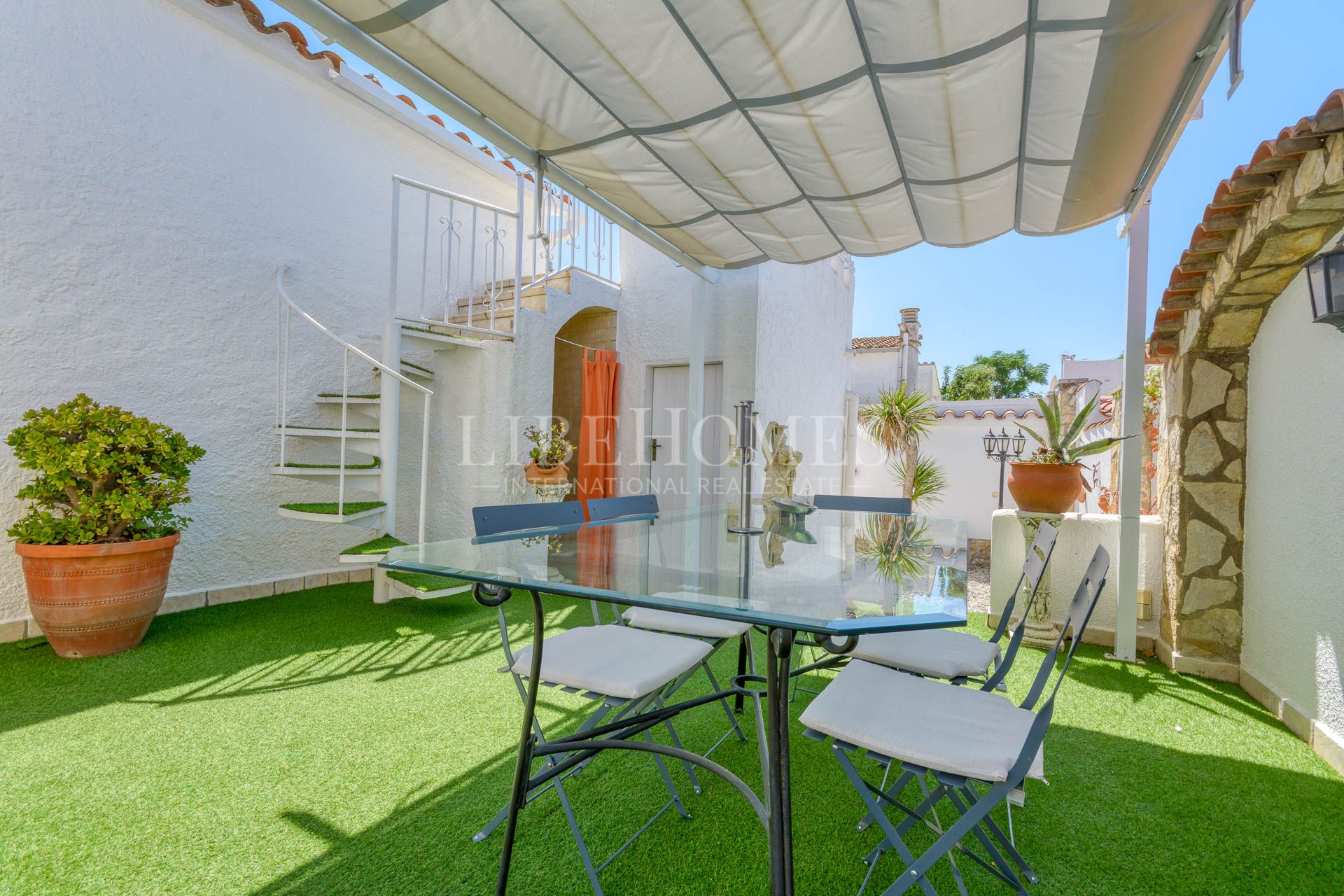 House with pool near the sea in Montgri, Empuriabrava, Costa Brava