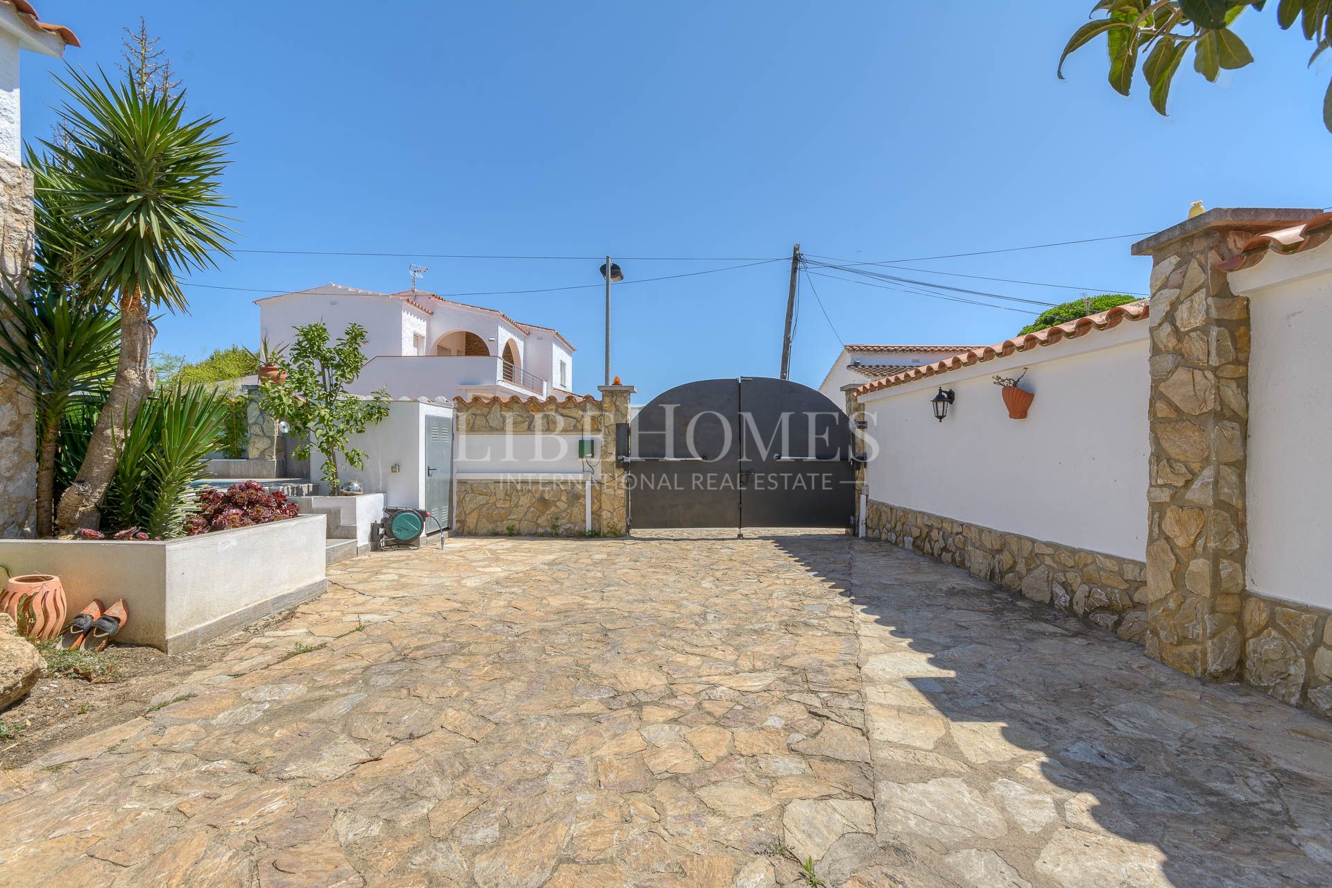 House with pool near the sea in Montgri, Empuriabrava, Costa Brava