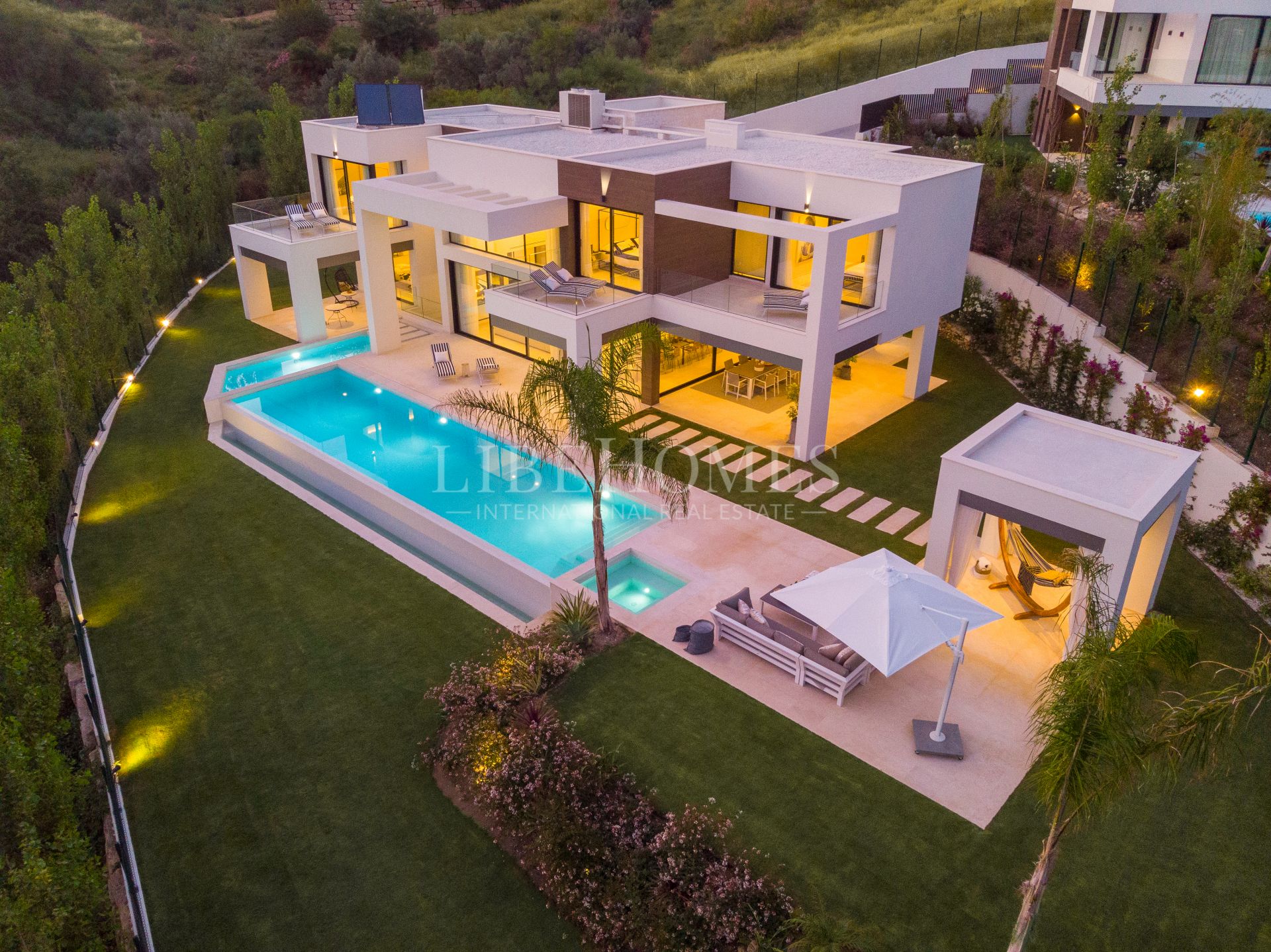 Villa de luxe, déjà construite, à