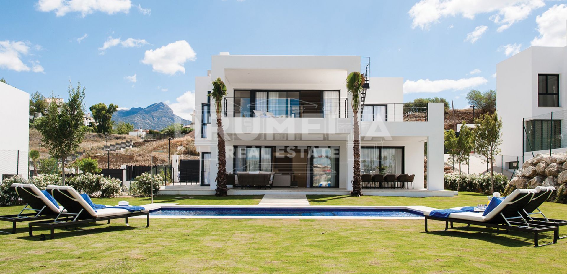 Nueva Andalucia, New Magnificent Contemporary Villa
