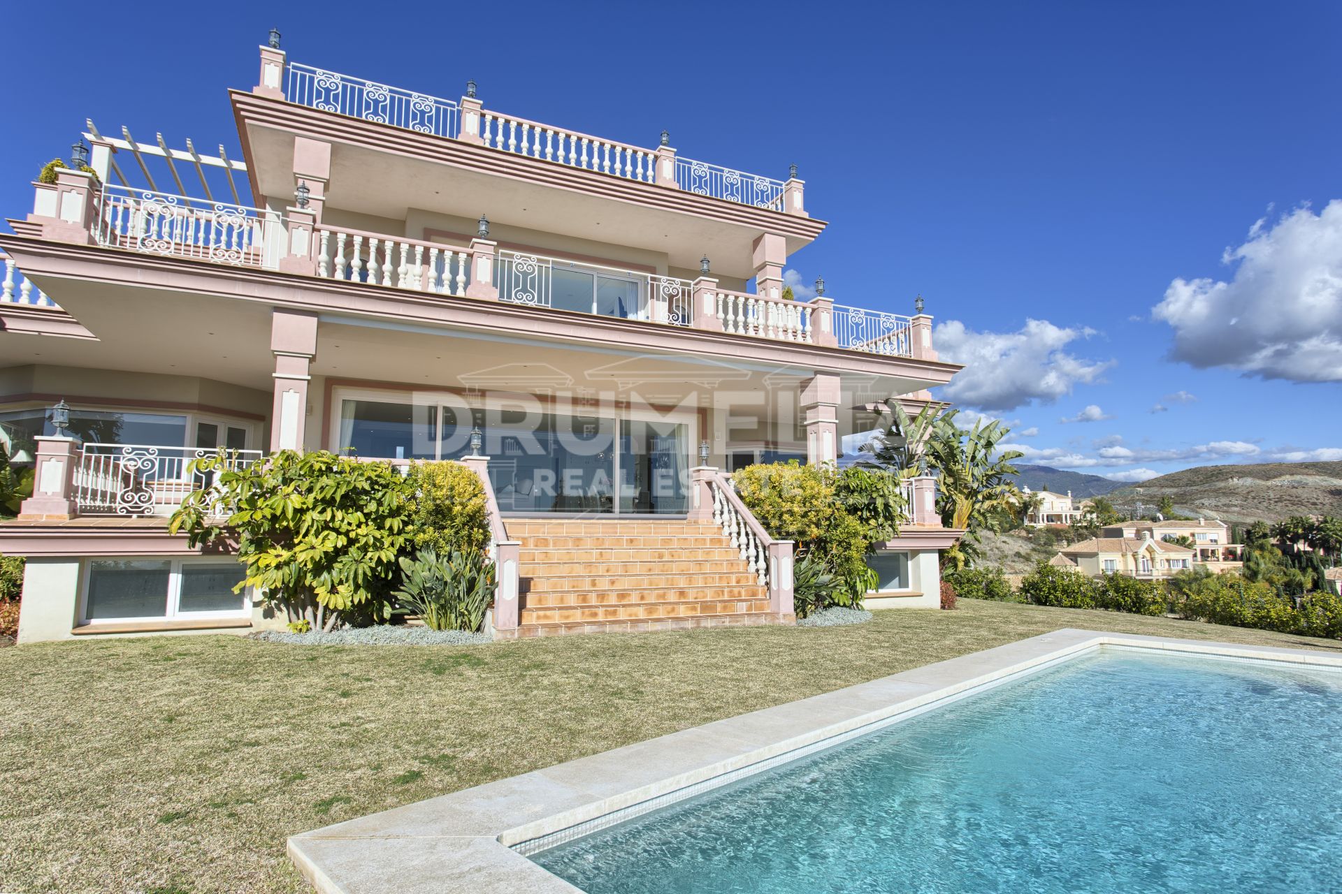 Benahavis, Remarkable New Villa in Los Flamingos Golf, Benahavis