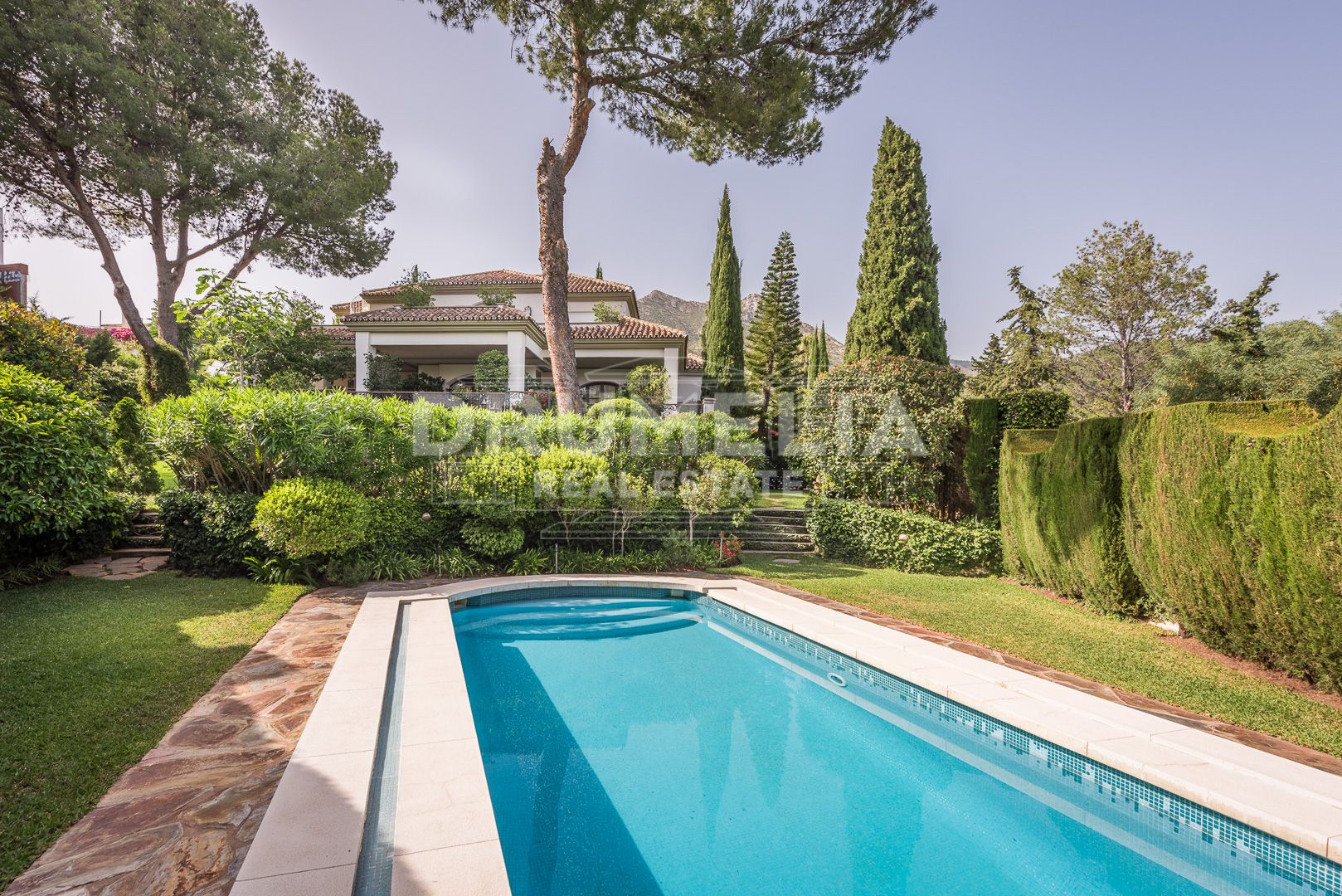 Marbella Golden Mile, Imposing Villa in Cascada de Camojan, Marbella Golden Mile