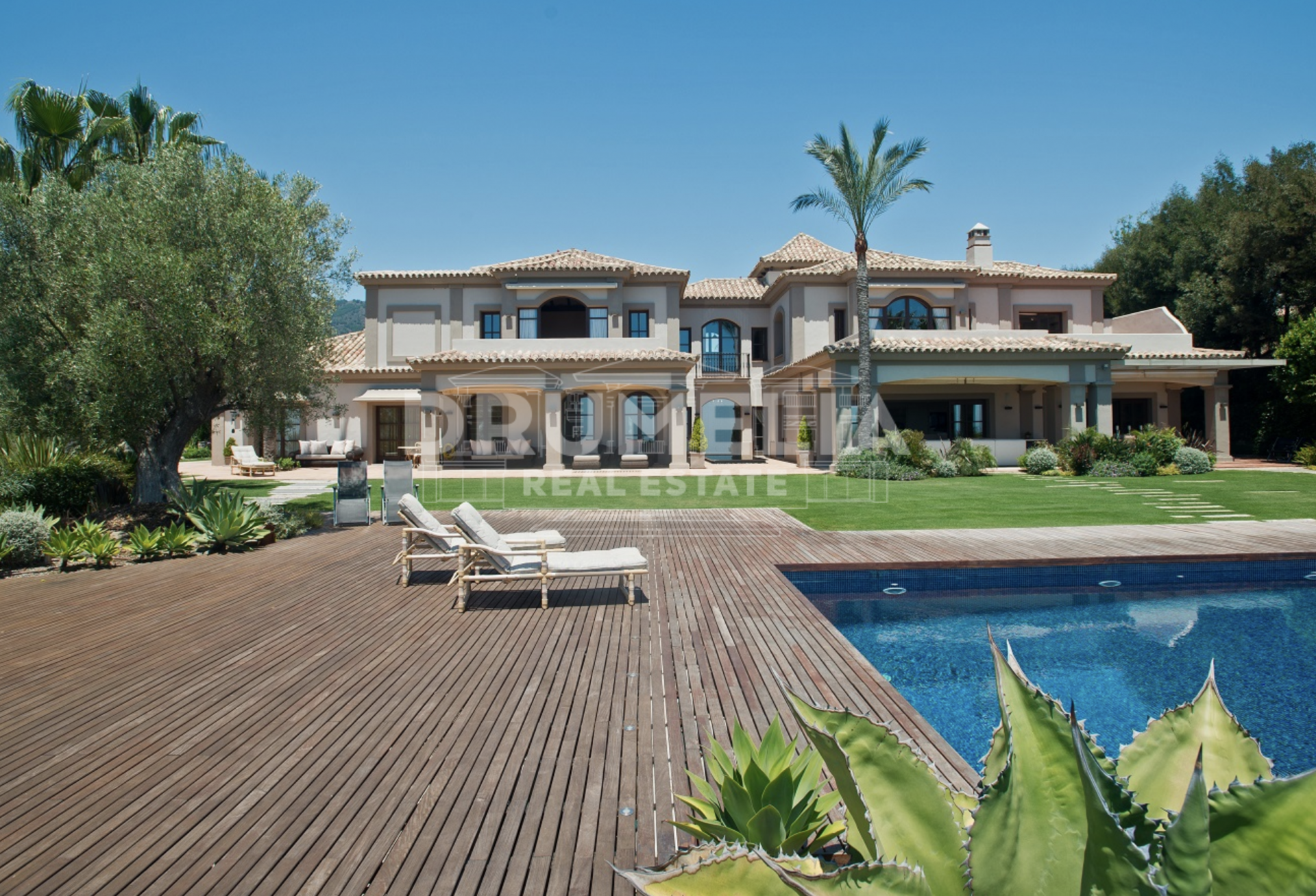 Benahavis, Stunning Mediterranean Mansion in La Zagaleta