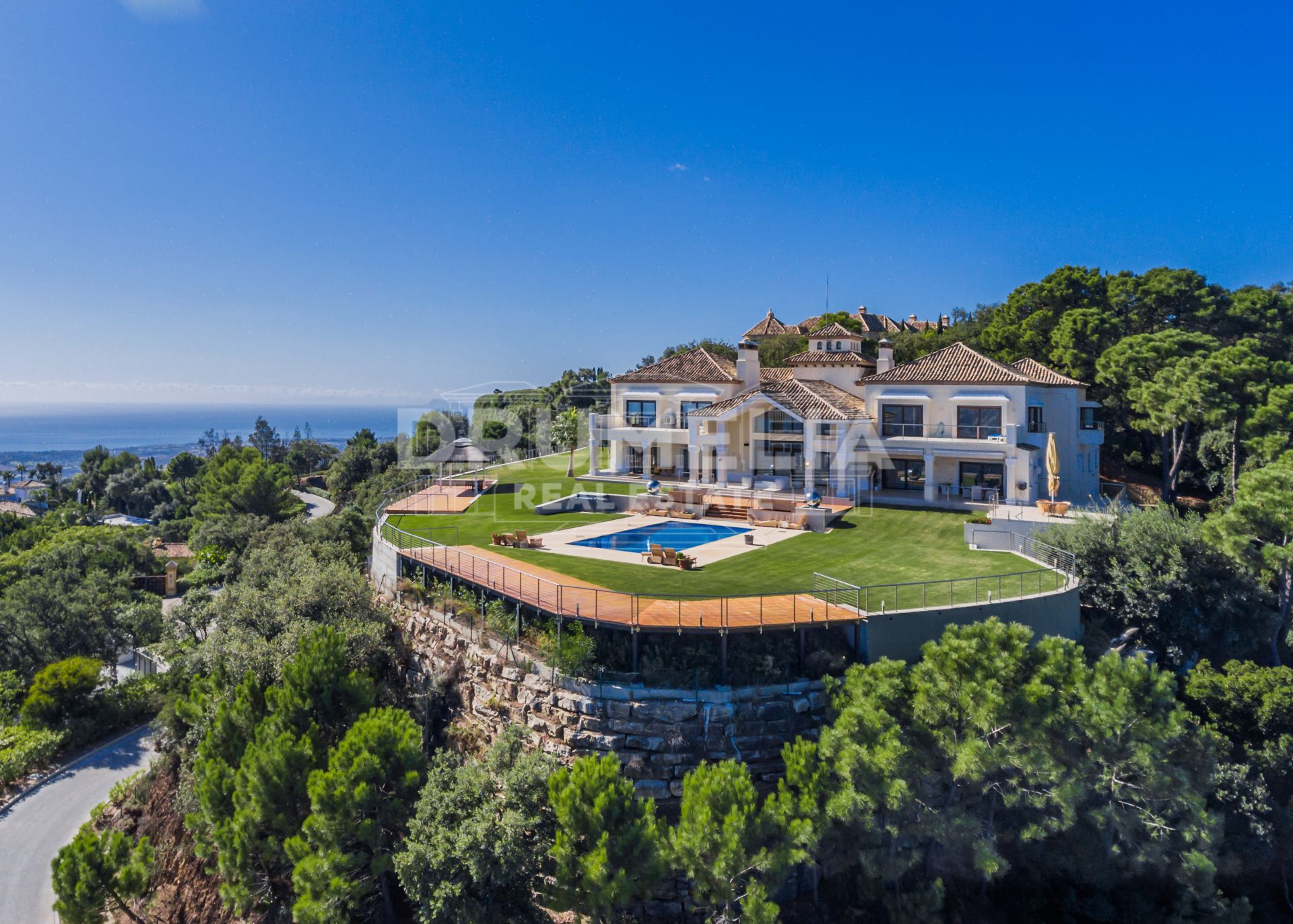 Benahavis, Villa de lujo con magnificas villas en venta en La Zagaleta, Benahavis