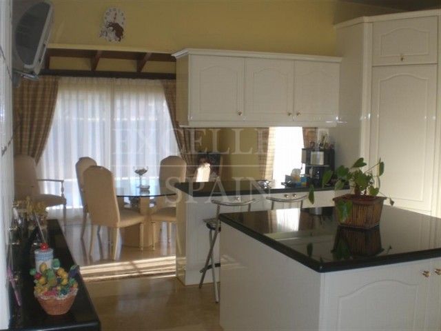 Villa in Altos del Rodeo, Nueva Andalucia