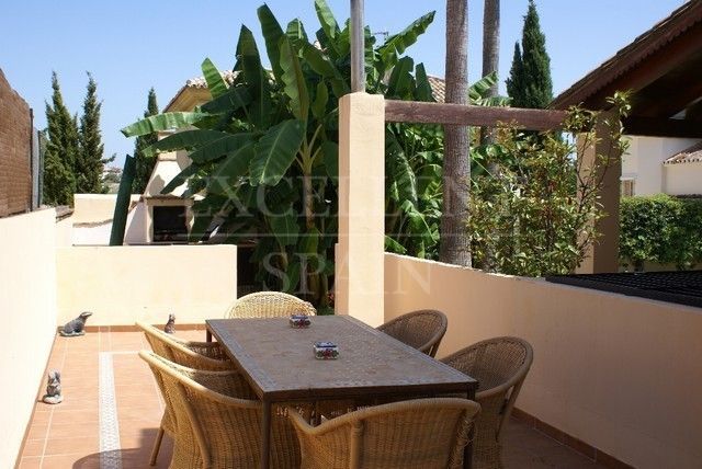 Villa in Altos del Rodeo, Nueva Andalucia