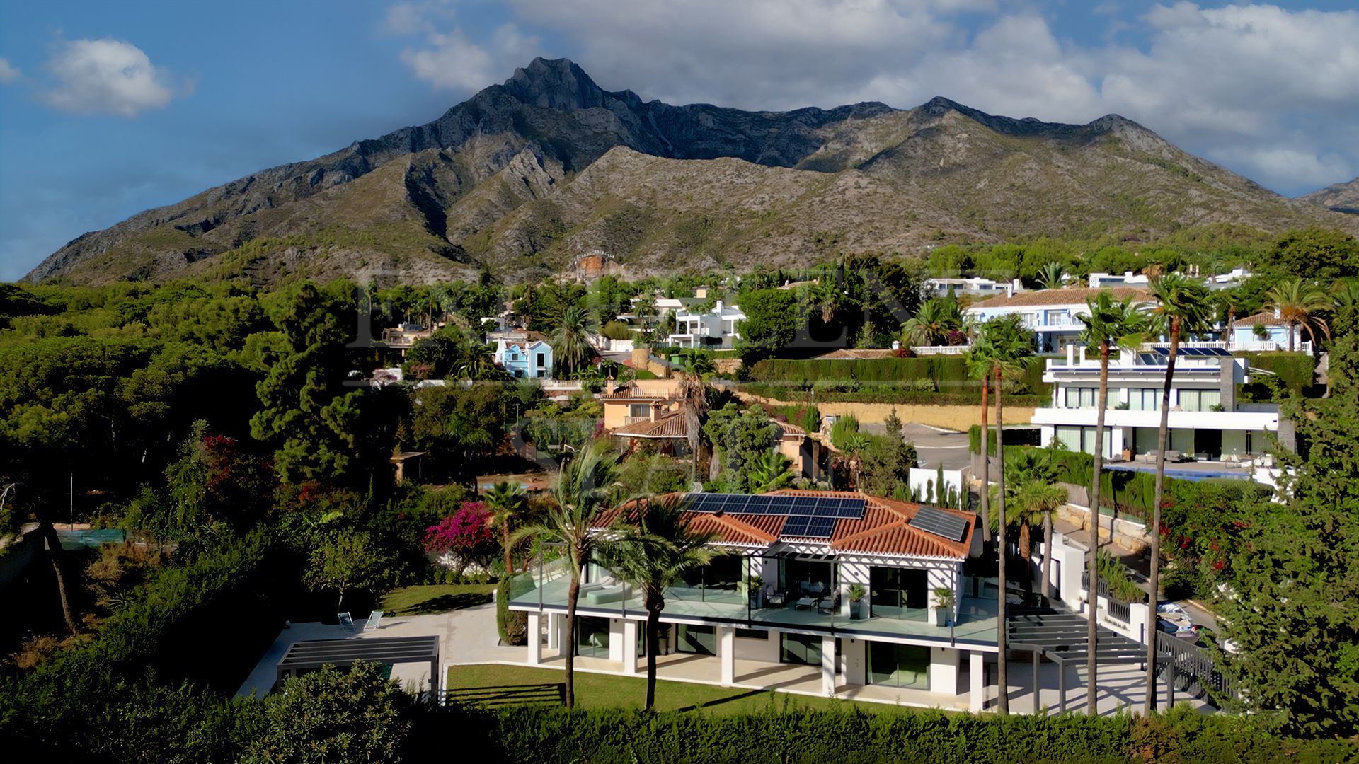Villa in Rocio de Nagüeles, Marbella Goldene Meile