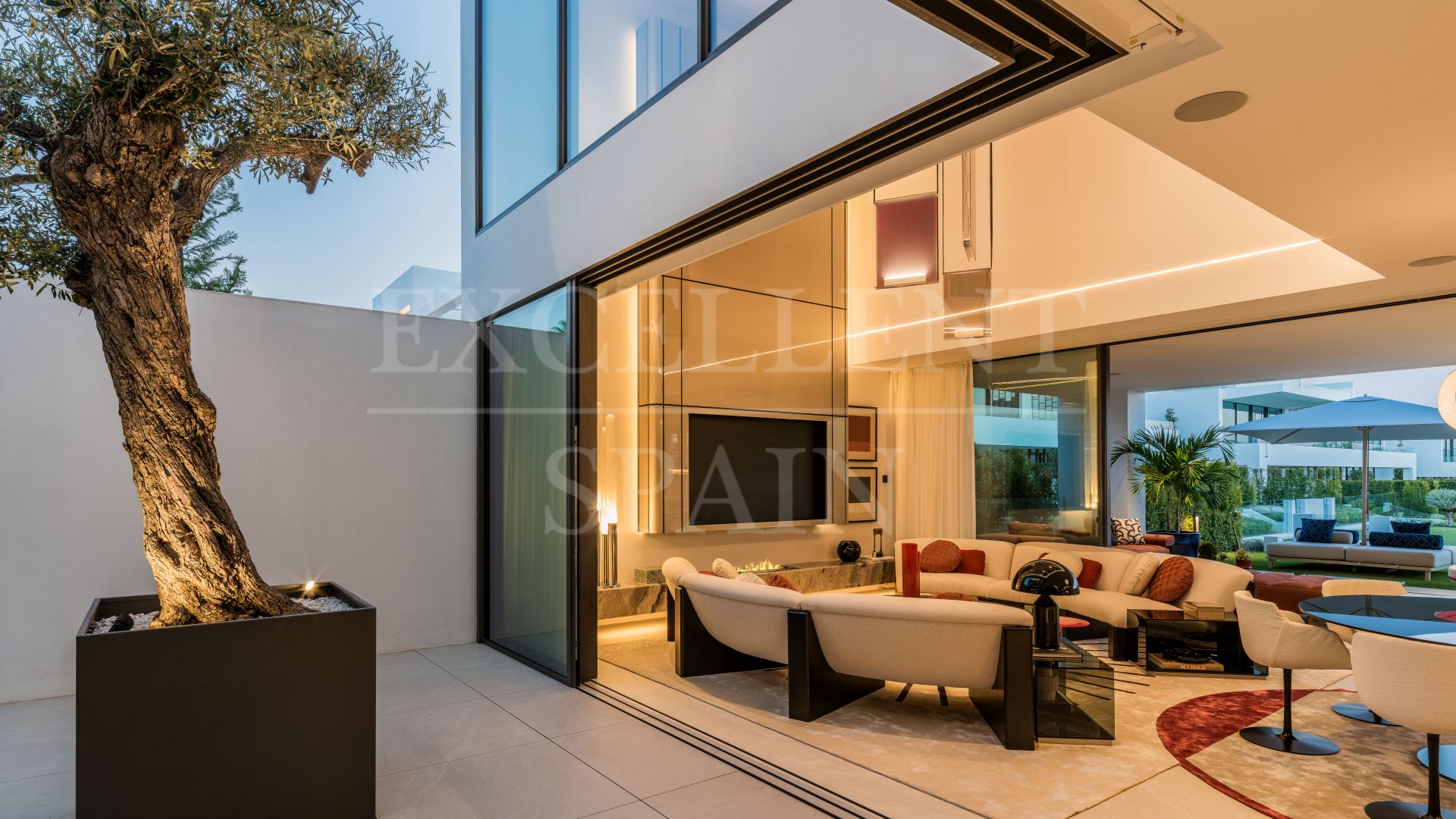 Semi Detached Villa in Vilas 12, Marbella Golden Mile