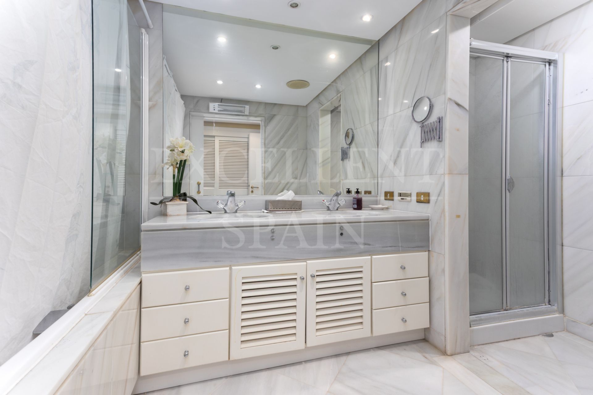 Apartment in Don Gonzalo, Marbella Centro