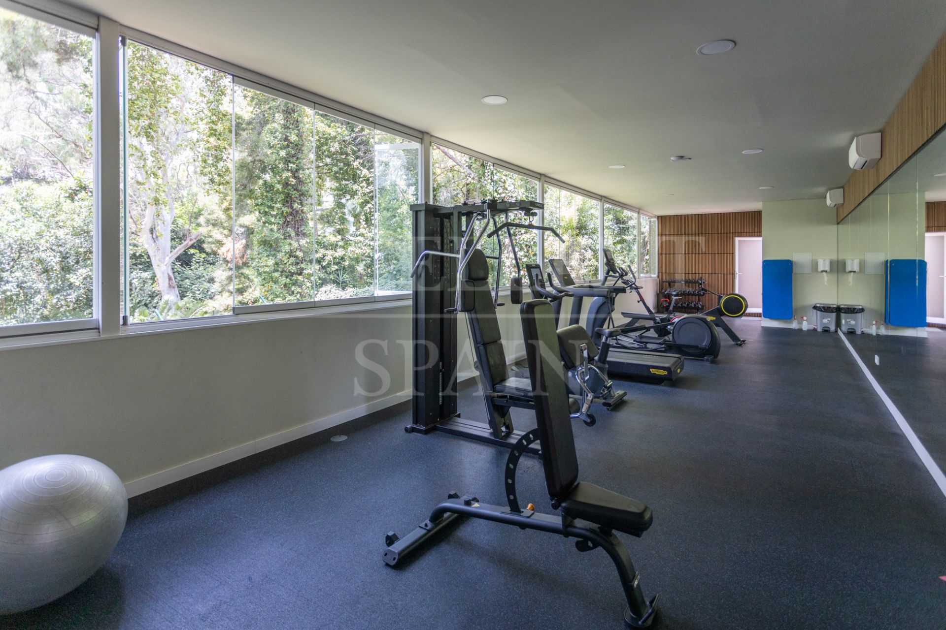 Apartment in Don Gonzalo, Marbella Centro