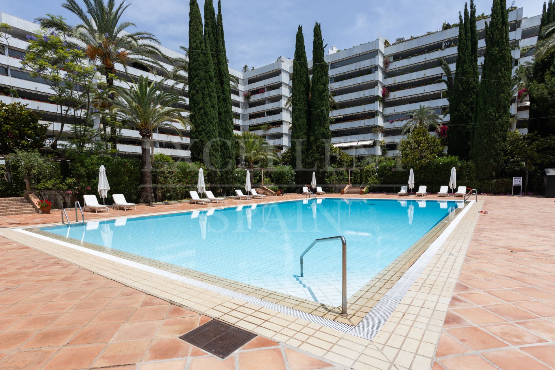 Apartment in Don Gonzalo, Marbella Centro