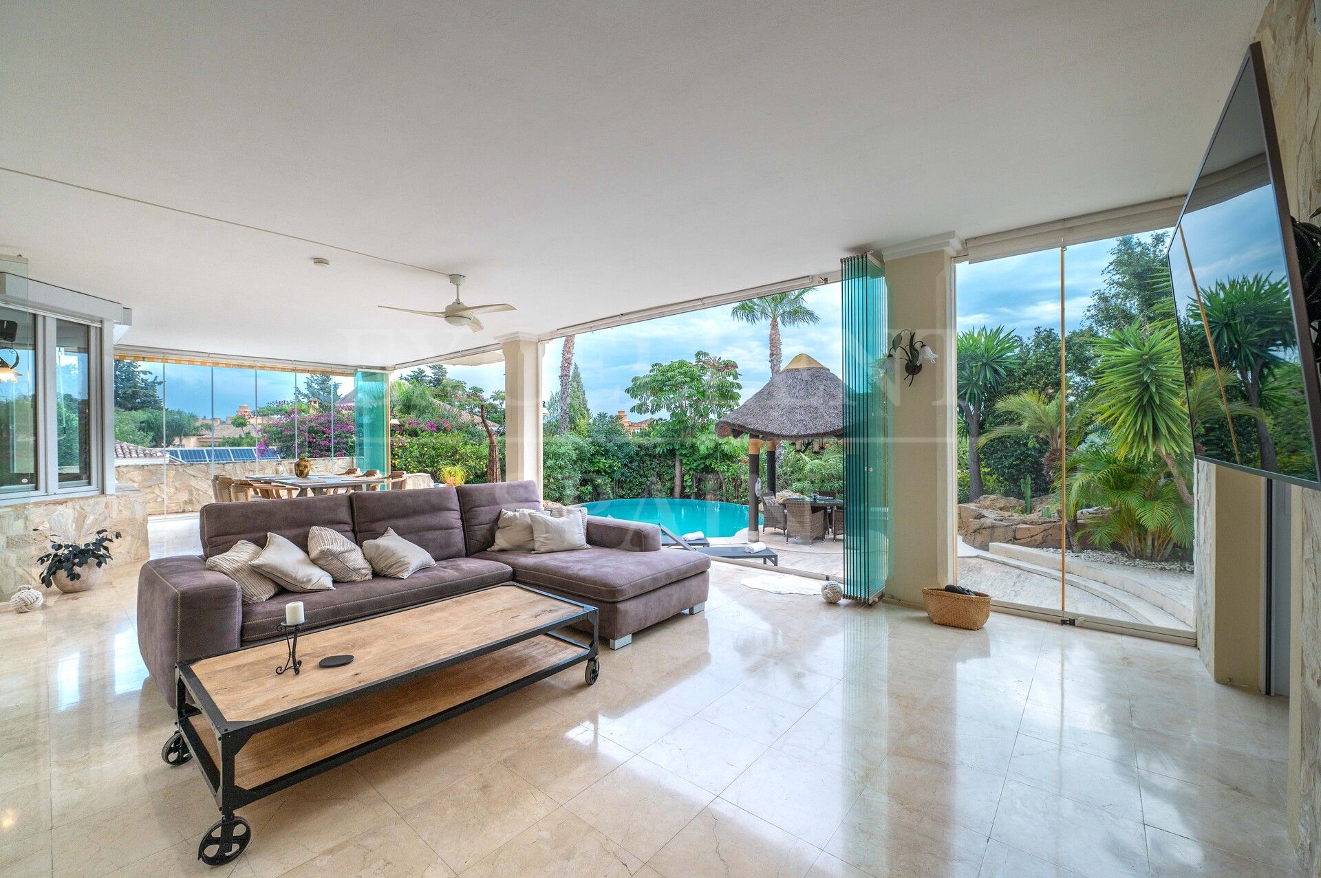 Вилла в Elviria, Восточная Марбелья