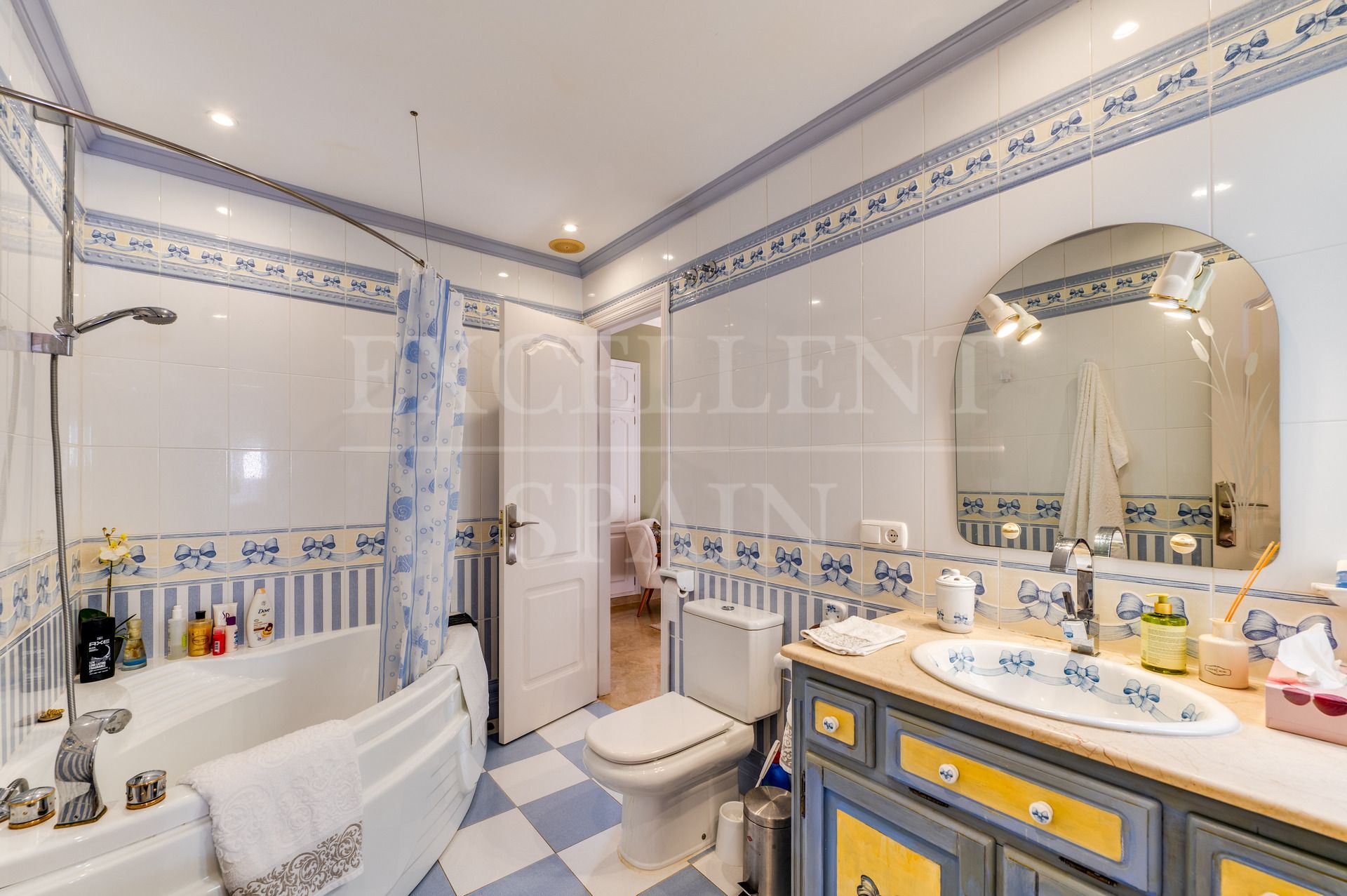 Вилла в Elviria, Восточная Марбелья